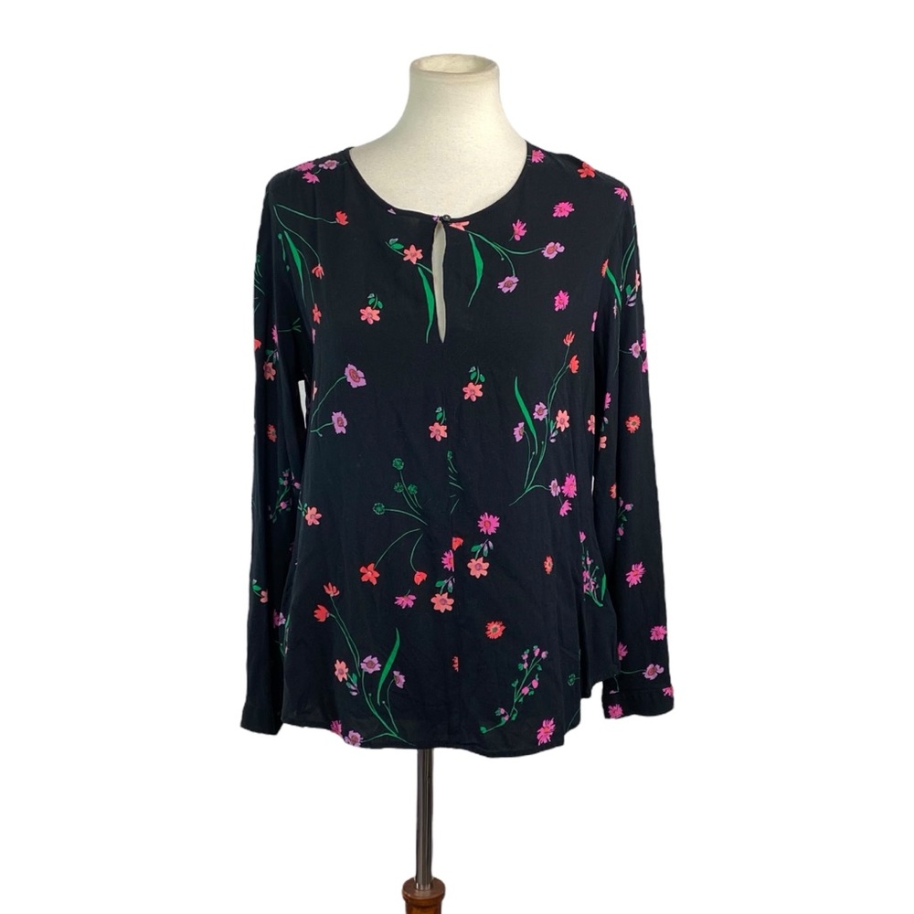 Woman’s GAP floral long sleeve blouse size L